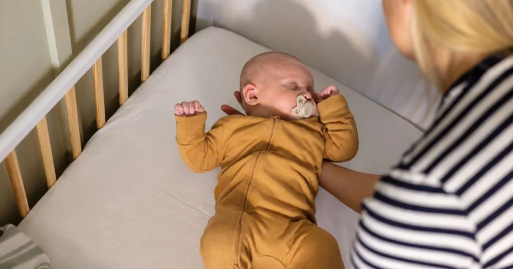 Best Newborn Sleepers: How to Choose the Softest Option for Your Baby 3 Newborn sleeping safely in a soft lightweight sleeper